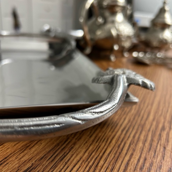 Elegant Vintage-Style Tea Set – 2 Teapots, 2 Trays & 6 Spoons - Picture 7 of 12